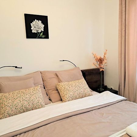 Orient Apartmanhaz Eger Bagian luar foto