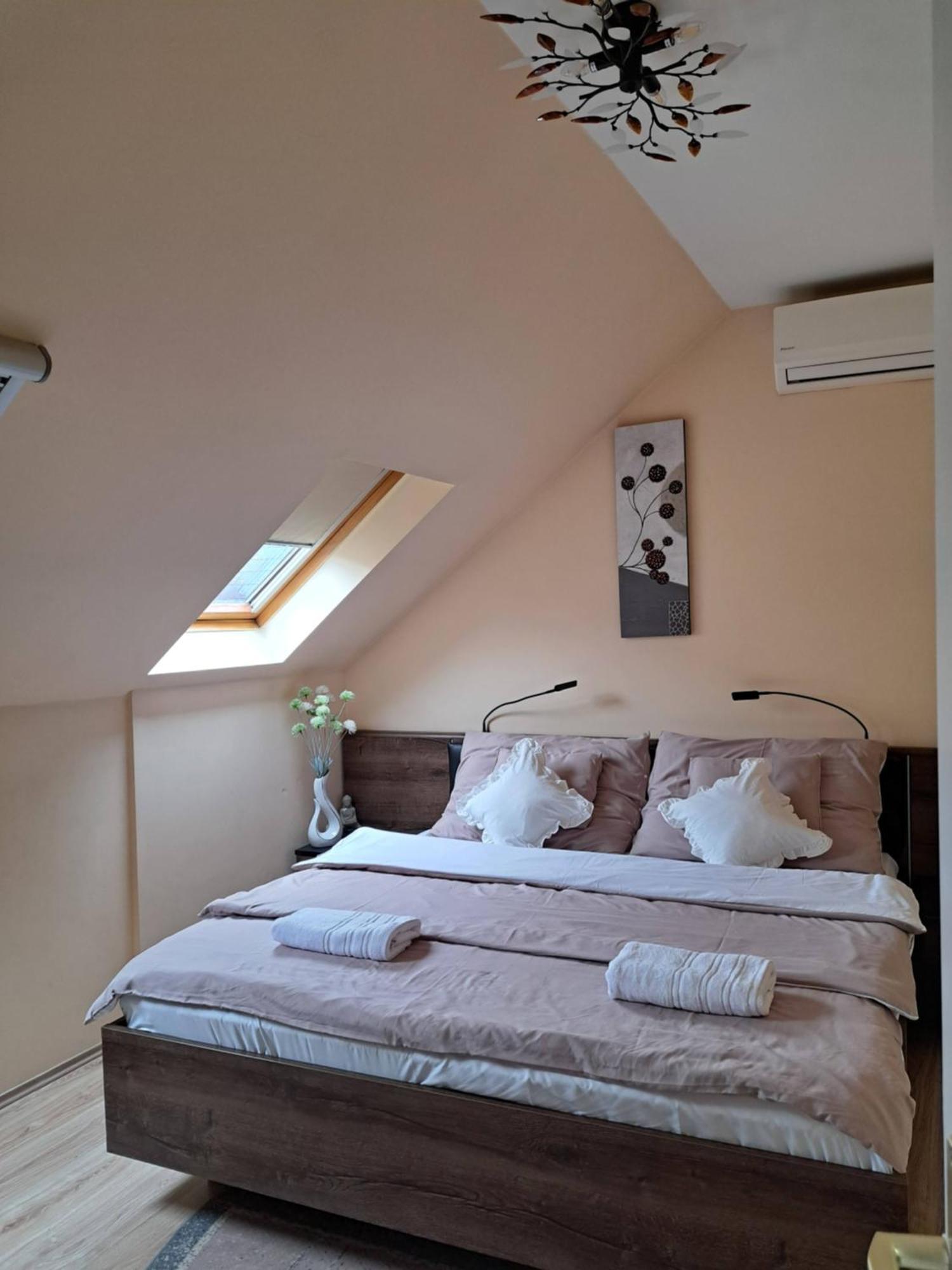 Orient Apartmanhaz Eger Bagian luar foto