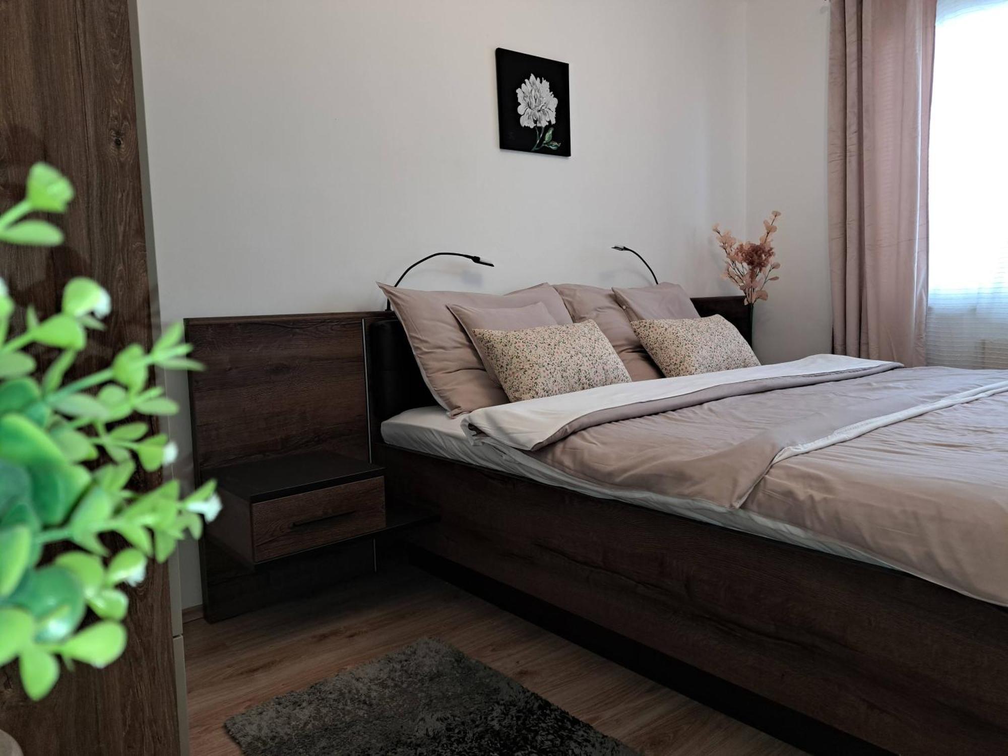 Orient Apartmanhaz Eger Bagian luar foto