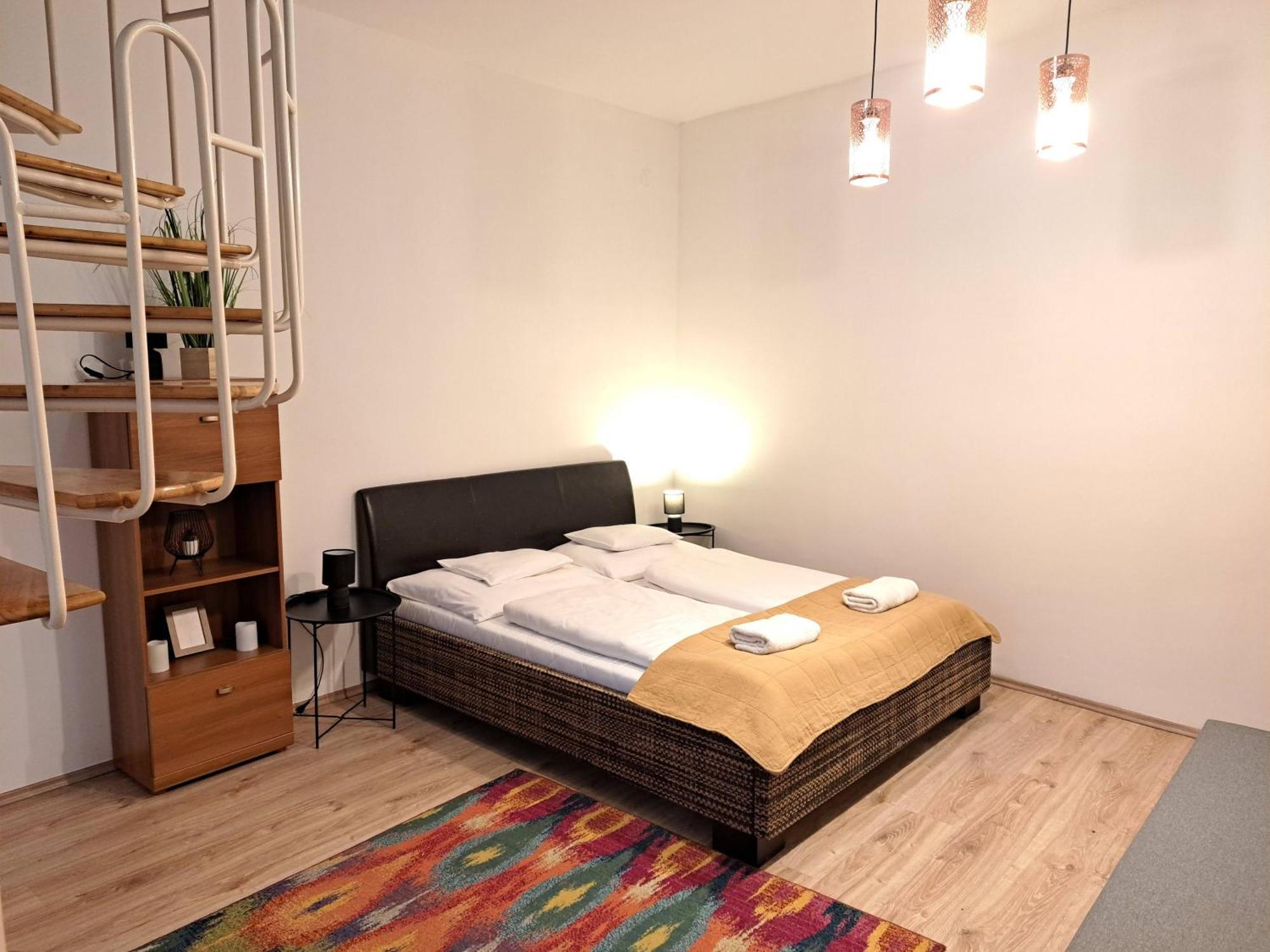 Orient Apartmanhaz Eger Bagian luar foto