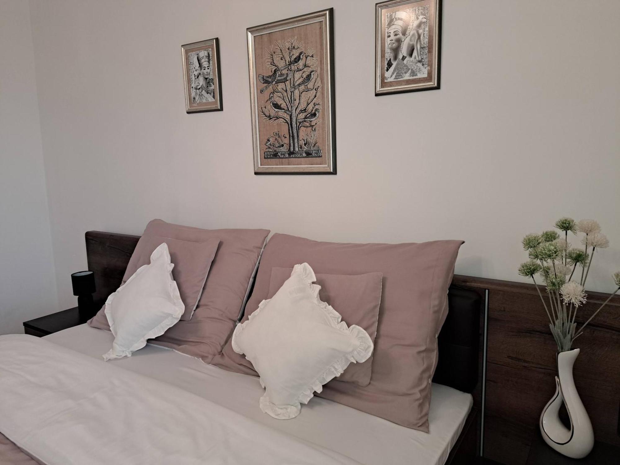 Orient Apartmanhaz Eger Bagian luar foto