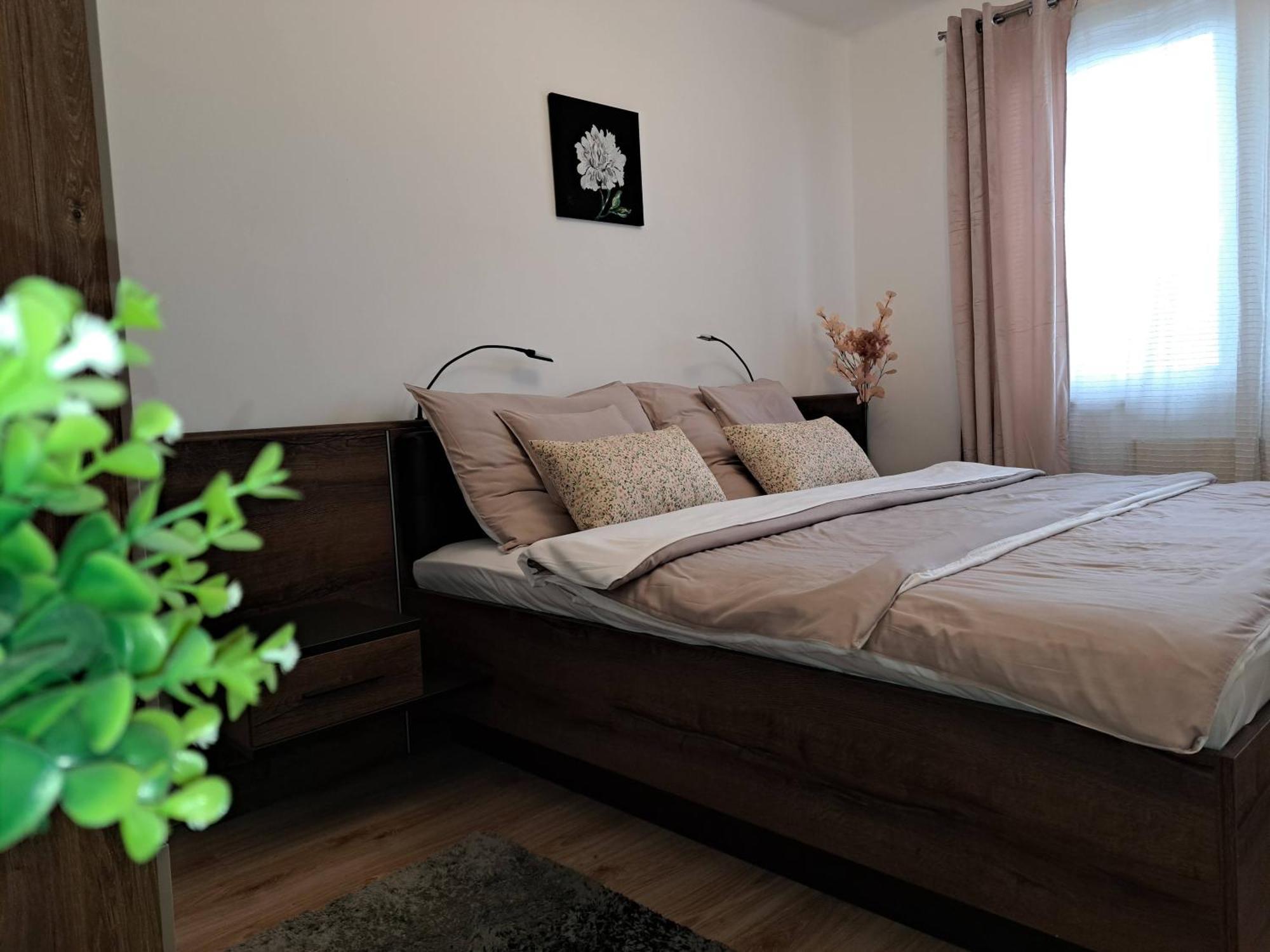 Orient Apartmanhaz Eger Bagian luar foto