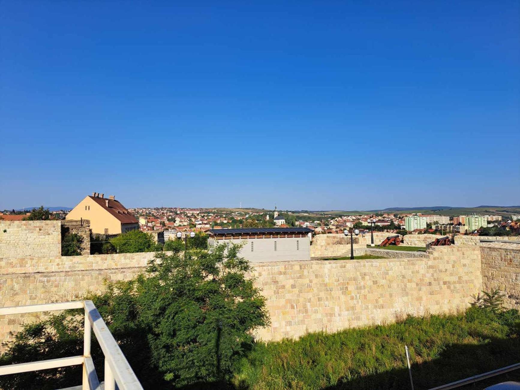 Orient Apartmanhaz Eger Bagian luar foto