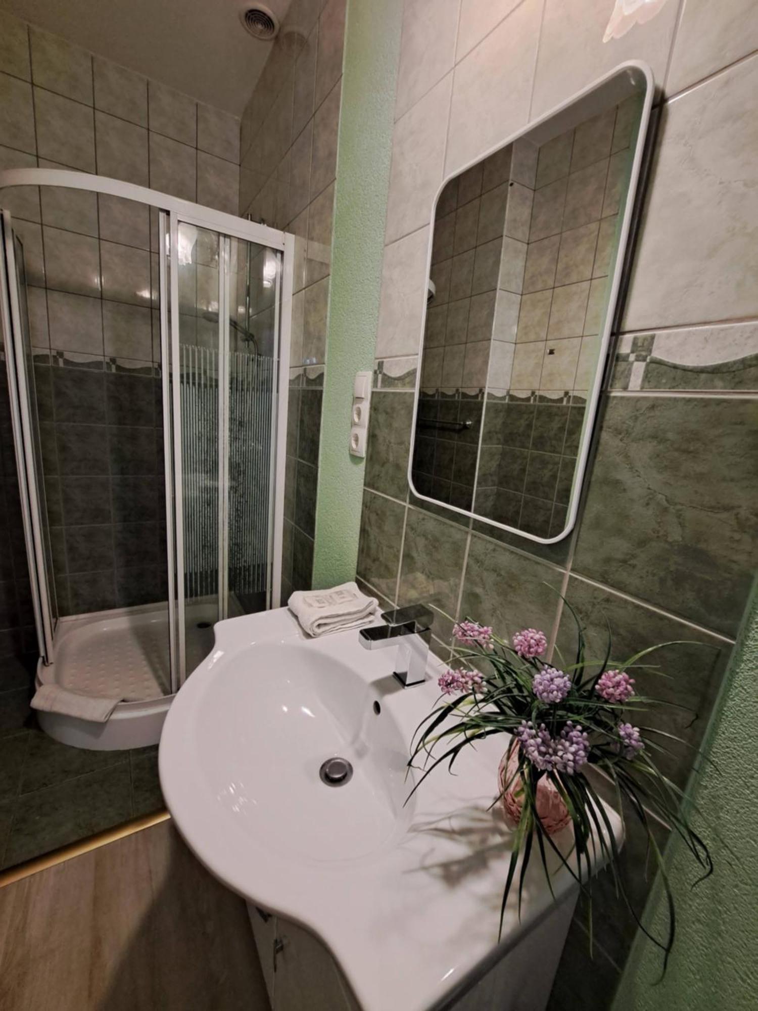 Orient Apartmanhaz Eger Bagian luar foto