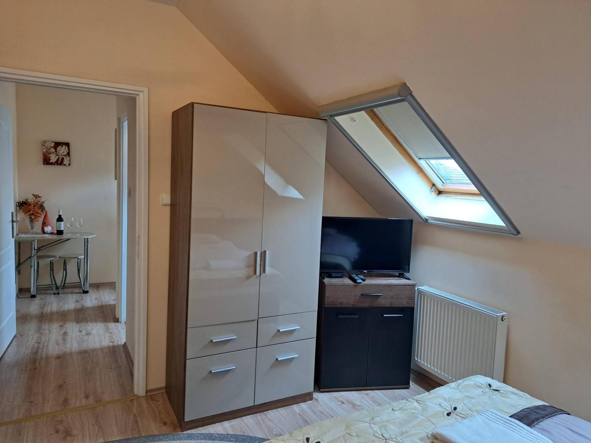 Orient Apartmanhaz Eger Bagian luar foto