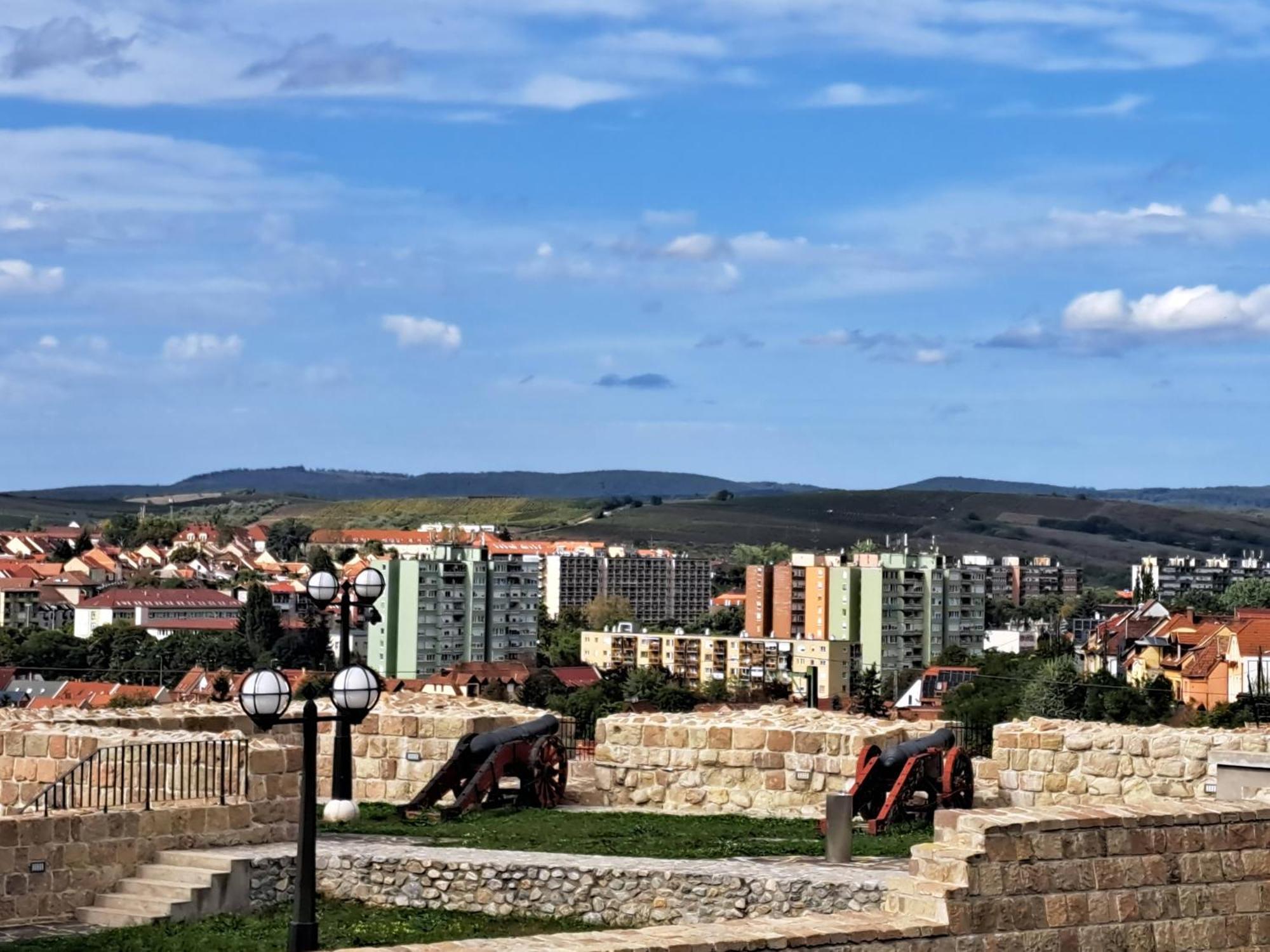 Orient Apartmanhaz Eger Bagian luar foto