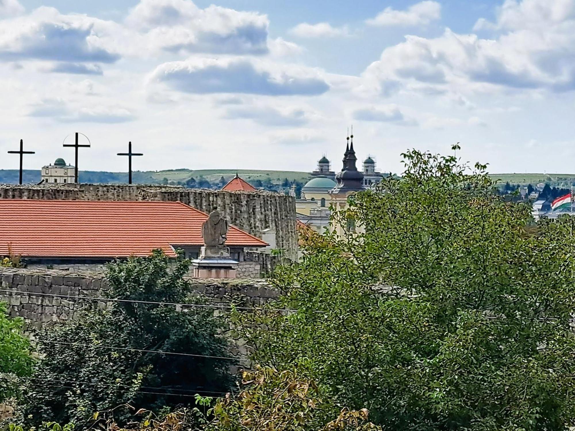 Orient Apartmanhaz Eger Bagian luar foto