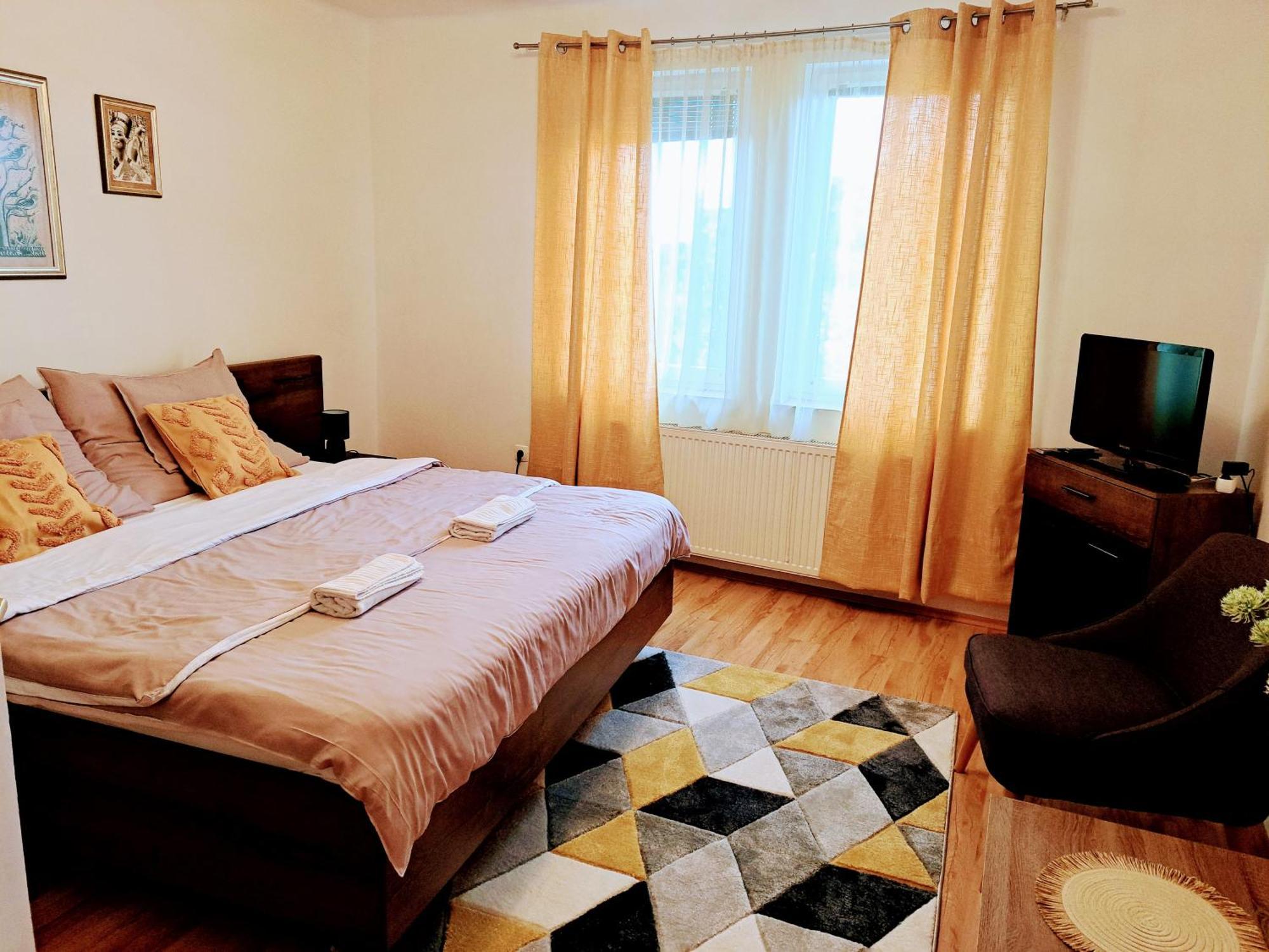 Orient Apartmanhaz Eger Bagian luar foto