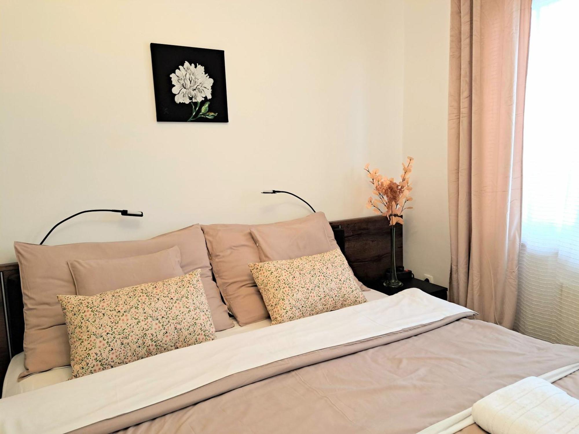 Orient Apartmanhaz Eger Bagian luar foto